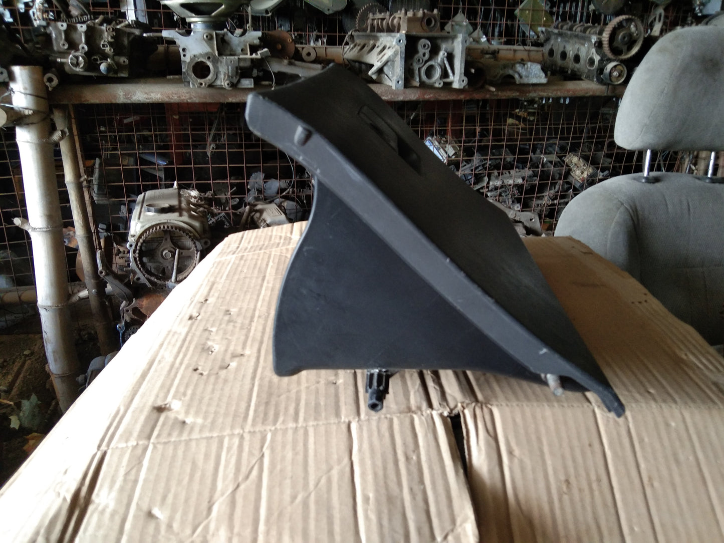 Mazda 3.2.3 Glove Box