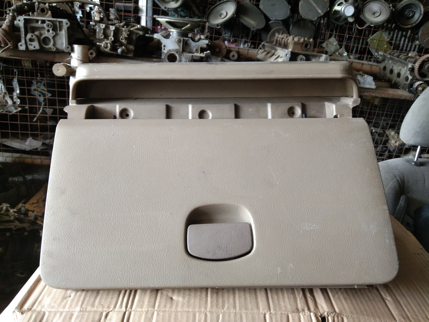 Optra 1.6 Glove Box