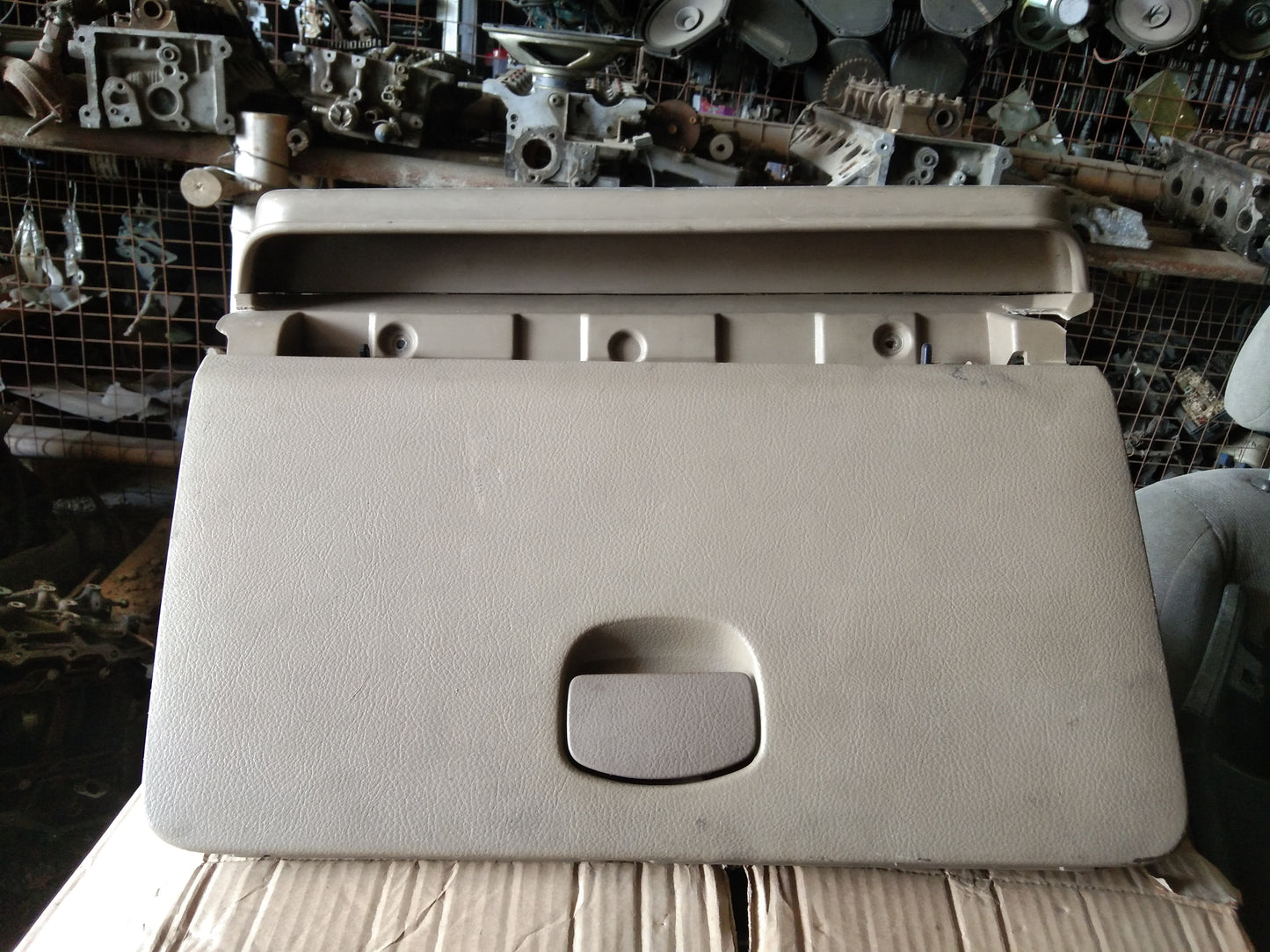 Optra 1.8 Glove Box