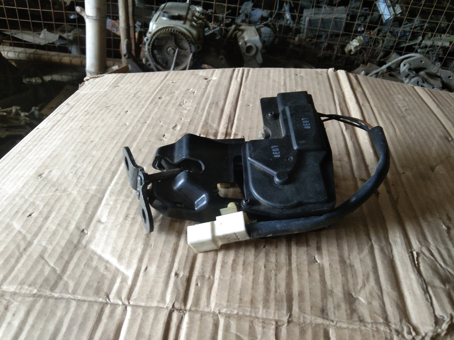 Optra 1.6 Hood Lock
