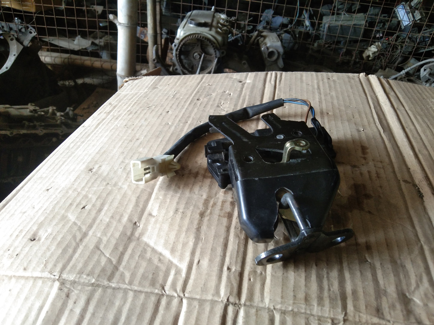 Optra 1.6 Hood Lock