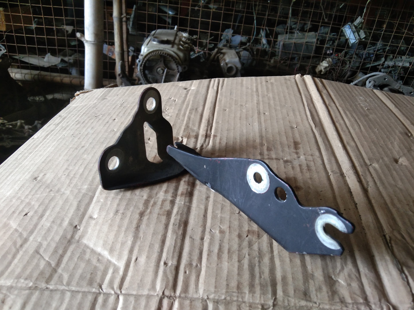 Ford Escape 2.0 Black Hood Hinge Driver Side