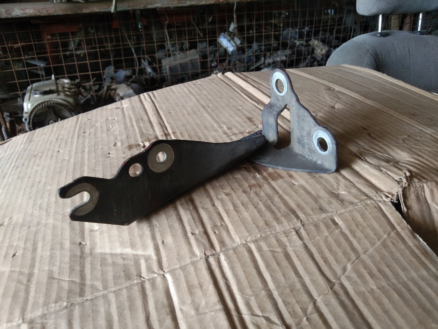 Ford Escape 2.0 Black Hood Hinge Passenger Side