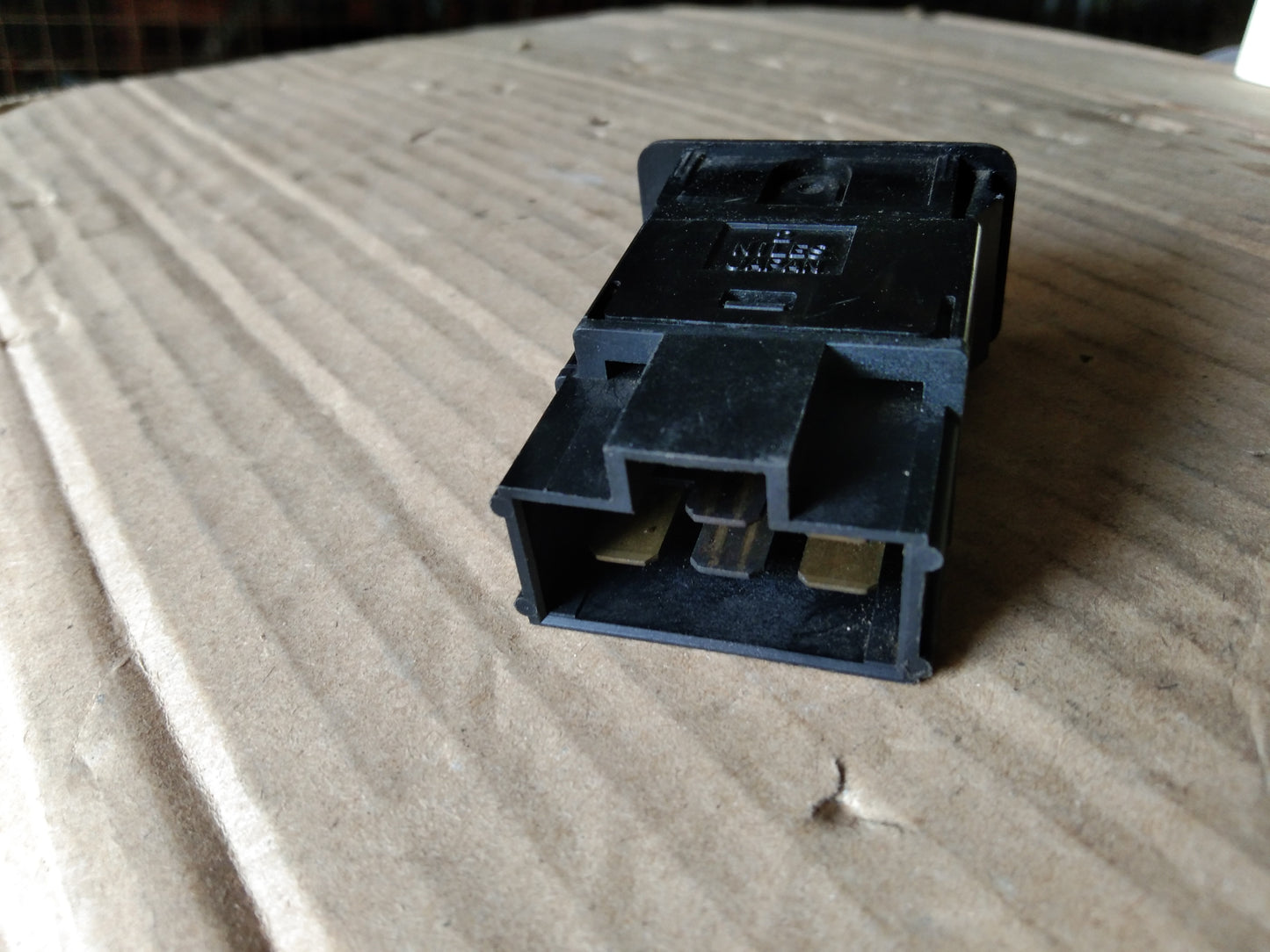 Nissan Cefiro Gas Switch