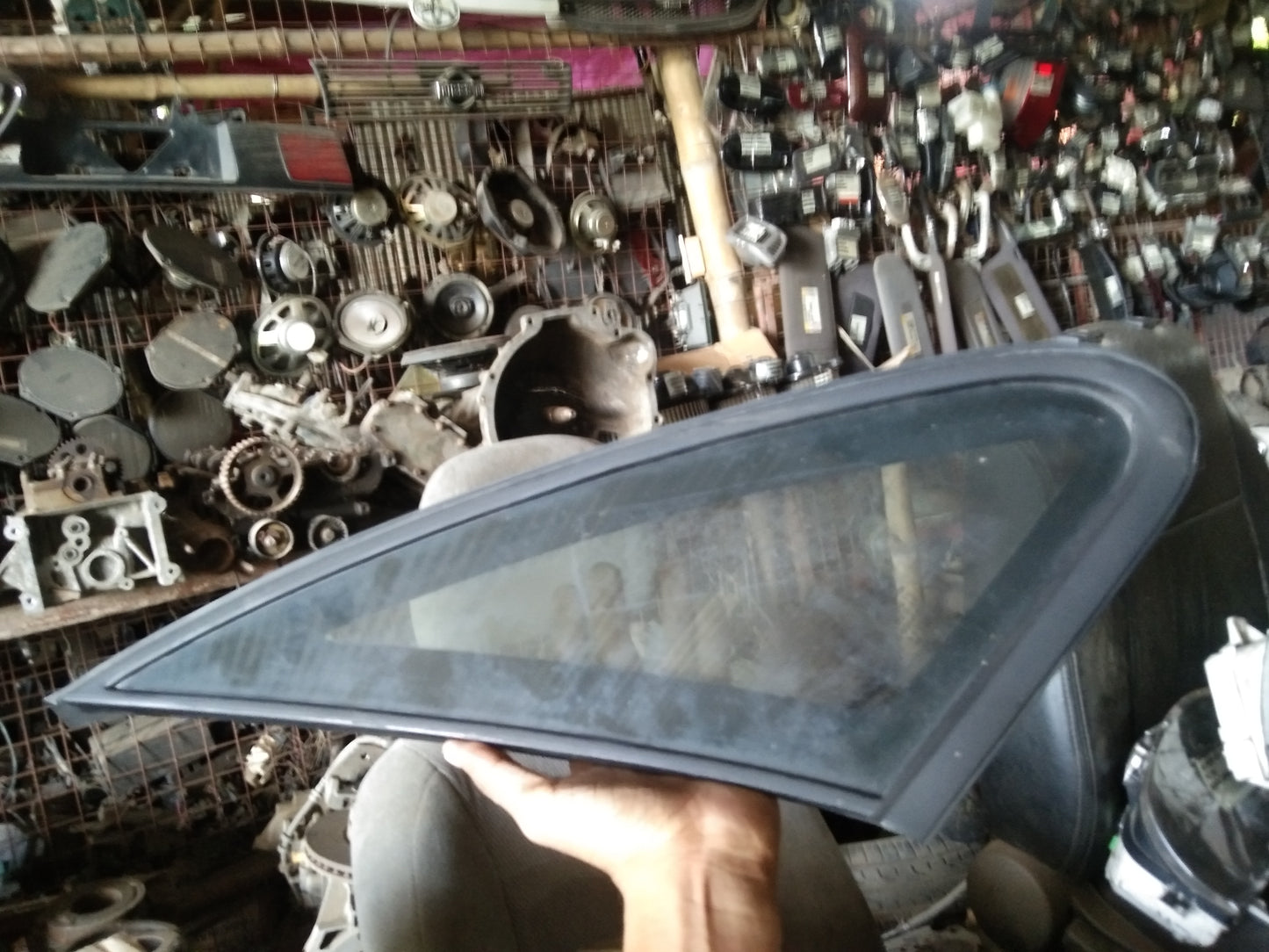 Optra 1.6 Quarter Glass Driver Side