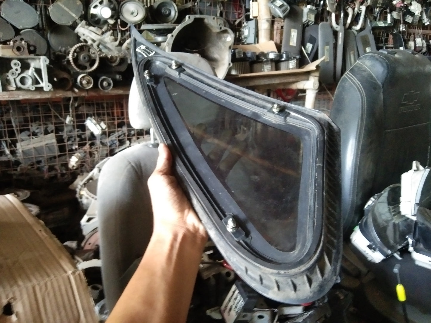 Optra 1.6 Quarter Glass Driver Side