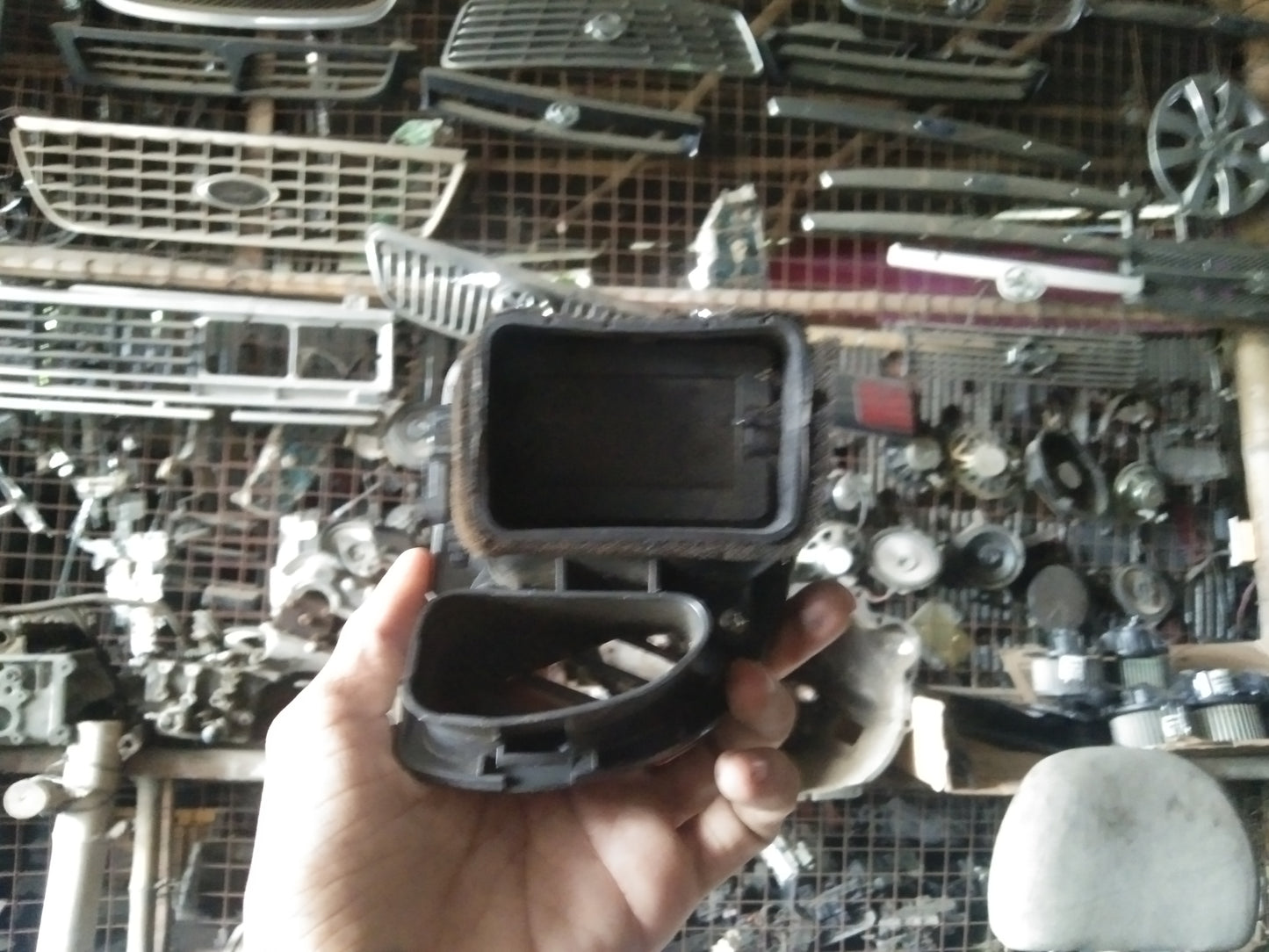 Mazda 3.2.3 Air-Con Louver