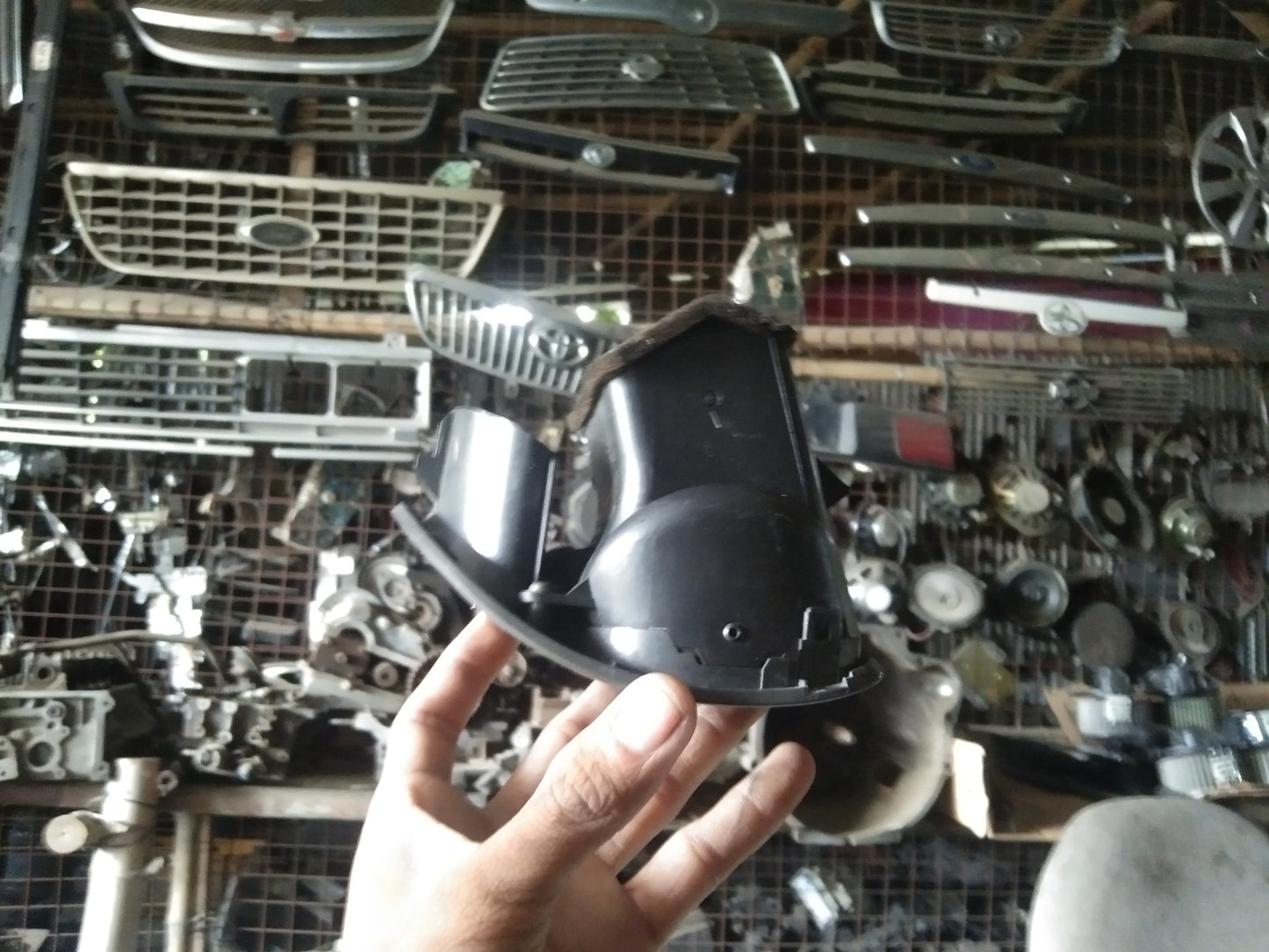 Mazda 3.2.3 Air-Con Louver