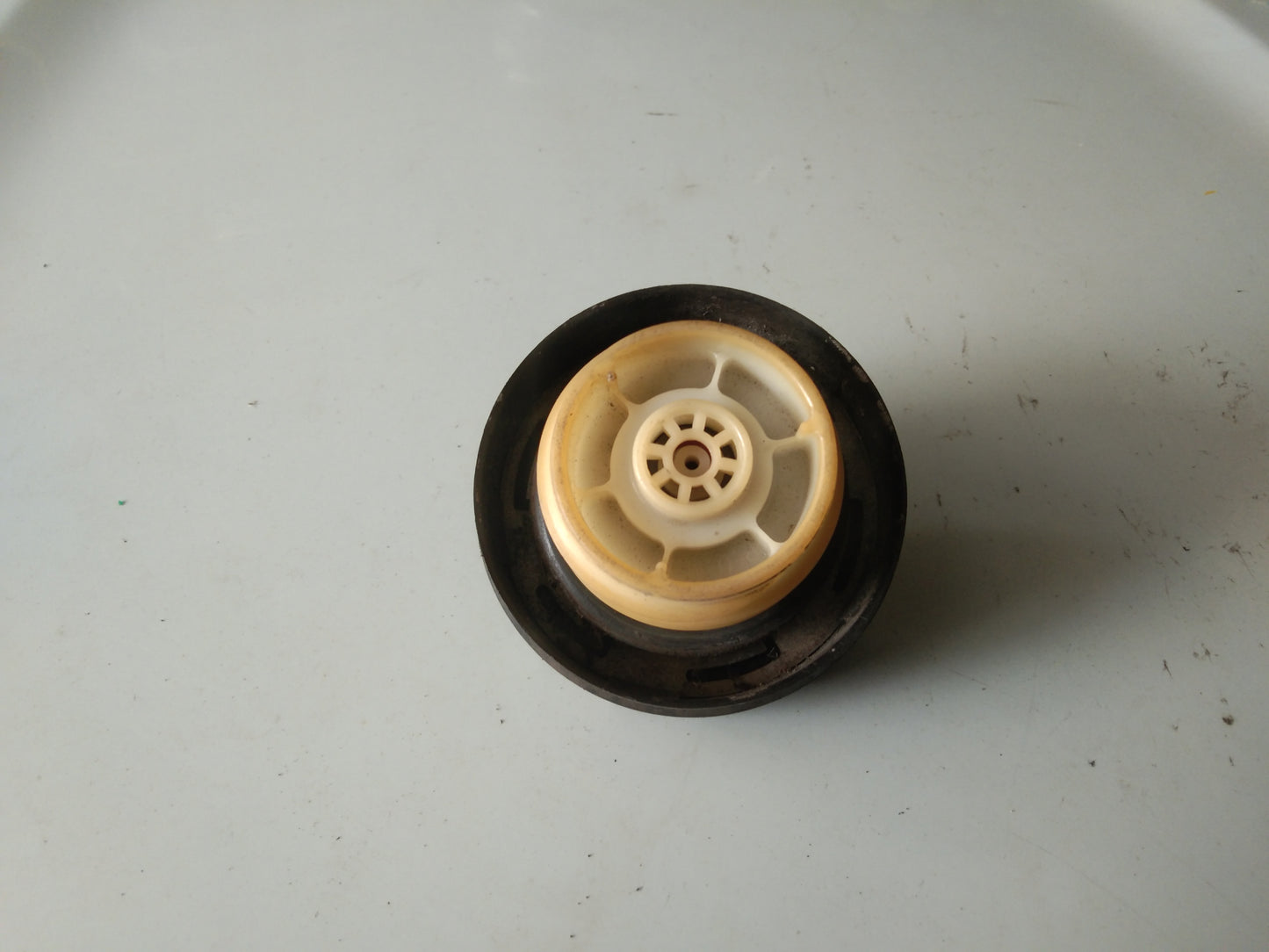 Optra 1.6 Gas Tank Cap Cover