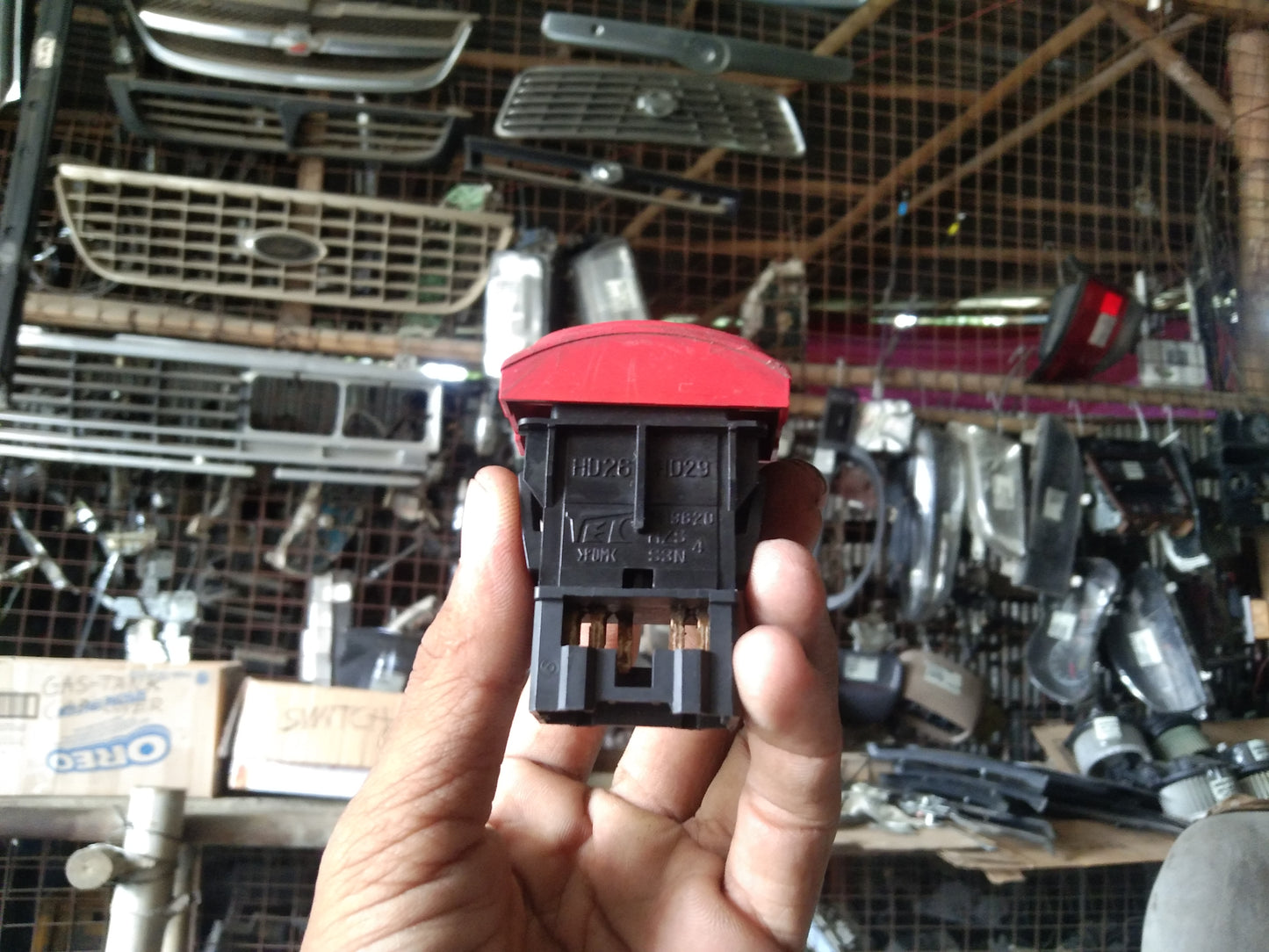 Ford Escape 3.0 Hazzard Switch