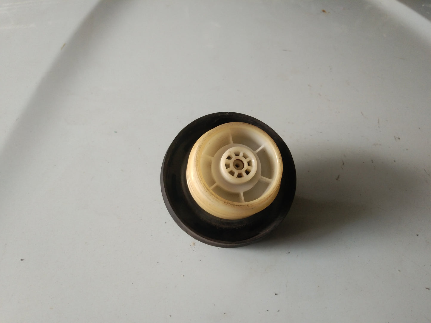 Optra 1.6 Gas Tank Cap Cover