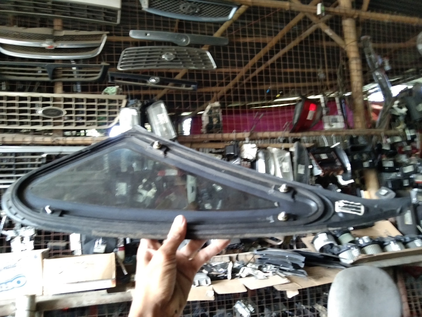 Optra 1.6 Quarter Glass Passenger Side