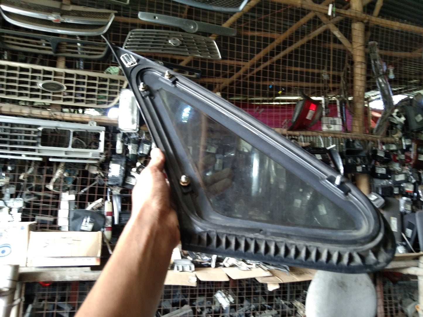 Optra 1.6 Quarter Glass Passenger Side
