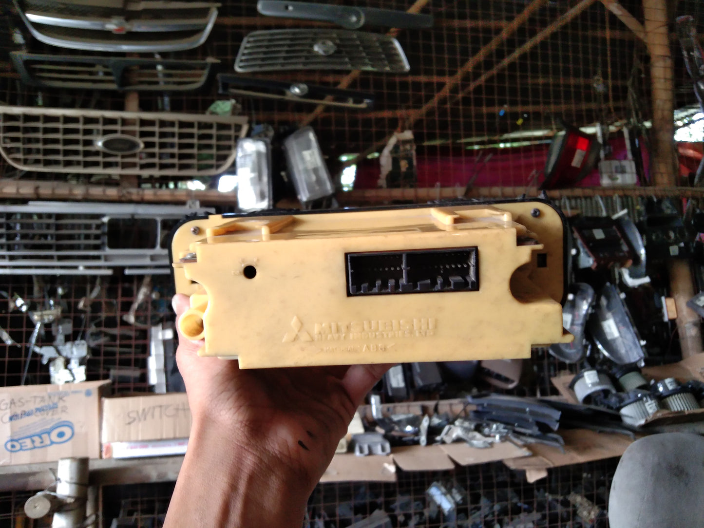 Mitsubishi Galant Control Unit Assy