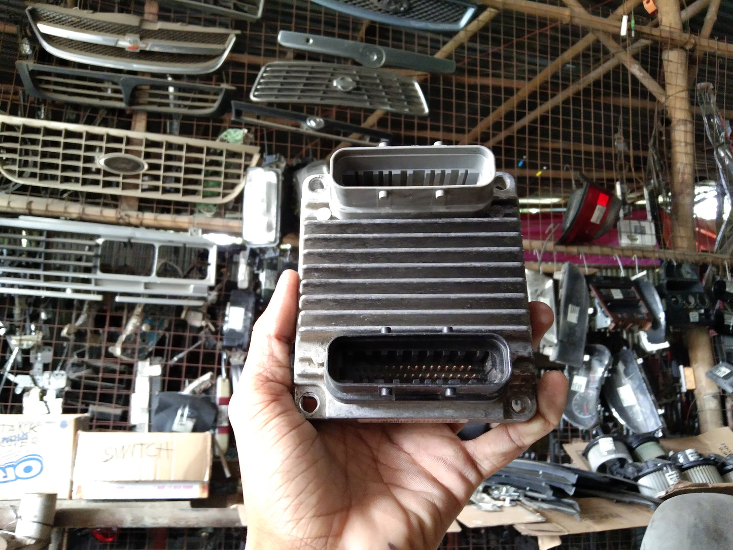 Optra 1.8 Computer Box