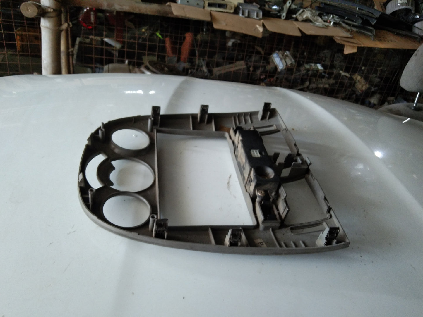 Optra 1.8 Center Frame