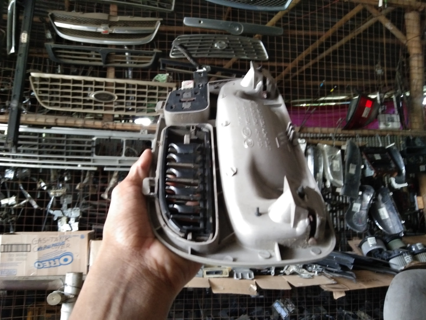 KIA Carnival Selling Handle Front Passenger Side