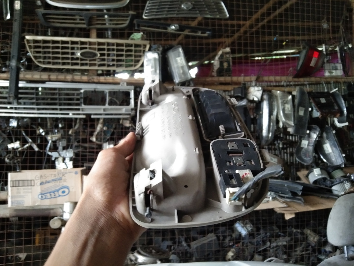 KIA Carnival Selling Handle Front Passenger Side