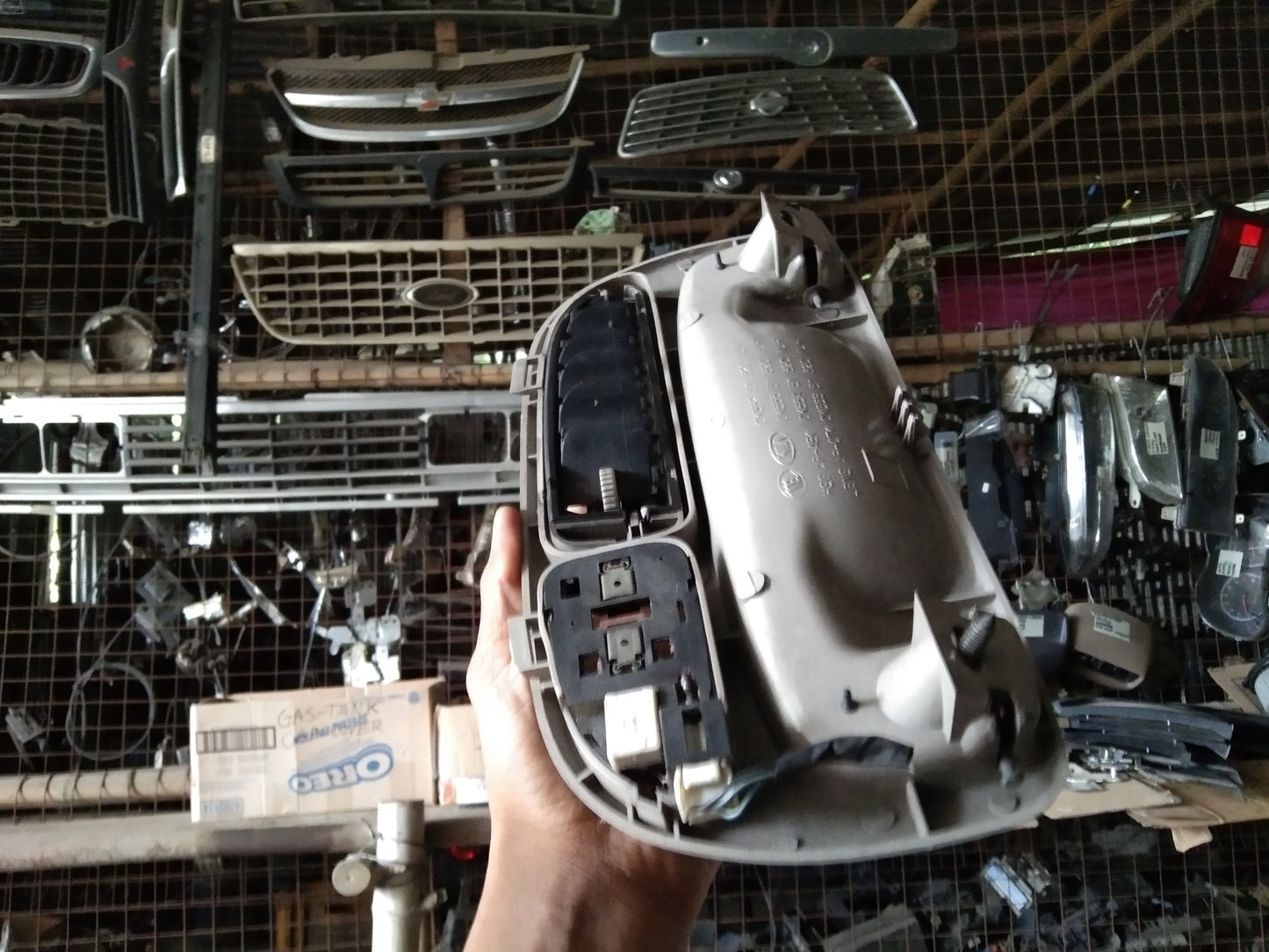 KIA Carnival Selling Handle Rear Passenger Side