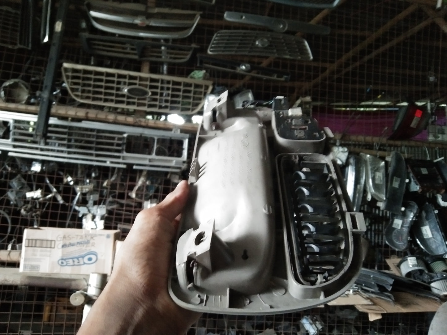 KIA Carnival Selling Handle Driver Side