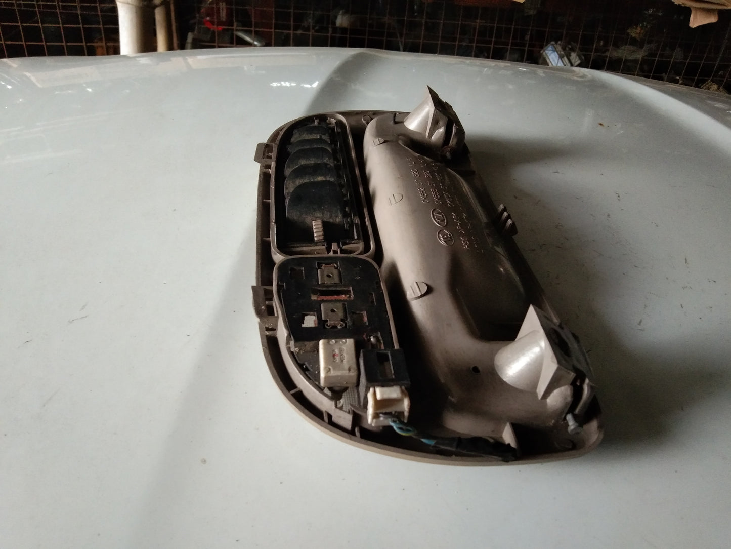 KIA Carnival Selling Handle Driver Side