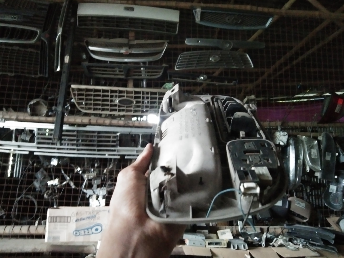 KIA Carnival Selling Handle Front Passenger Side