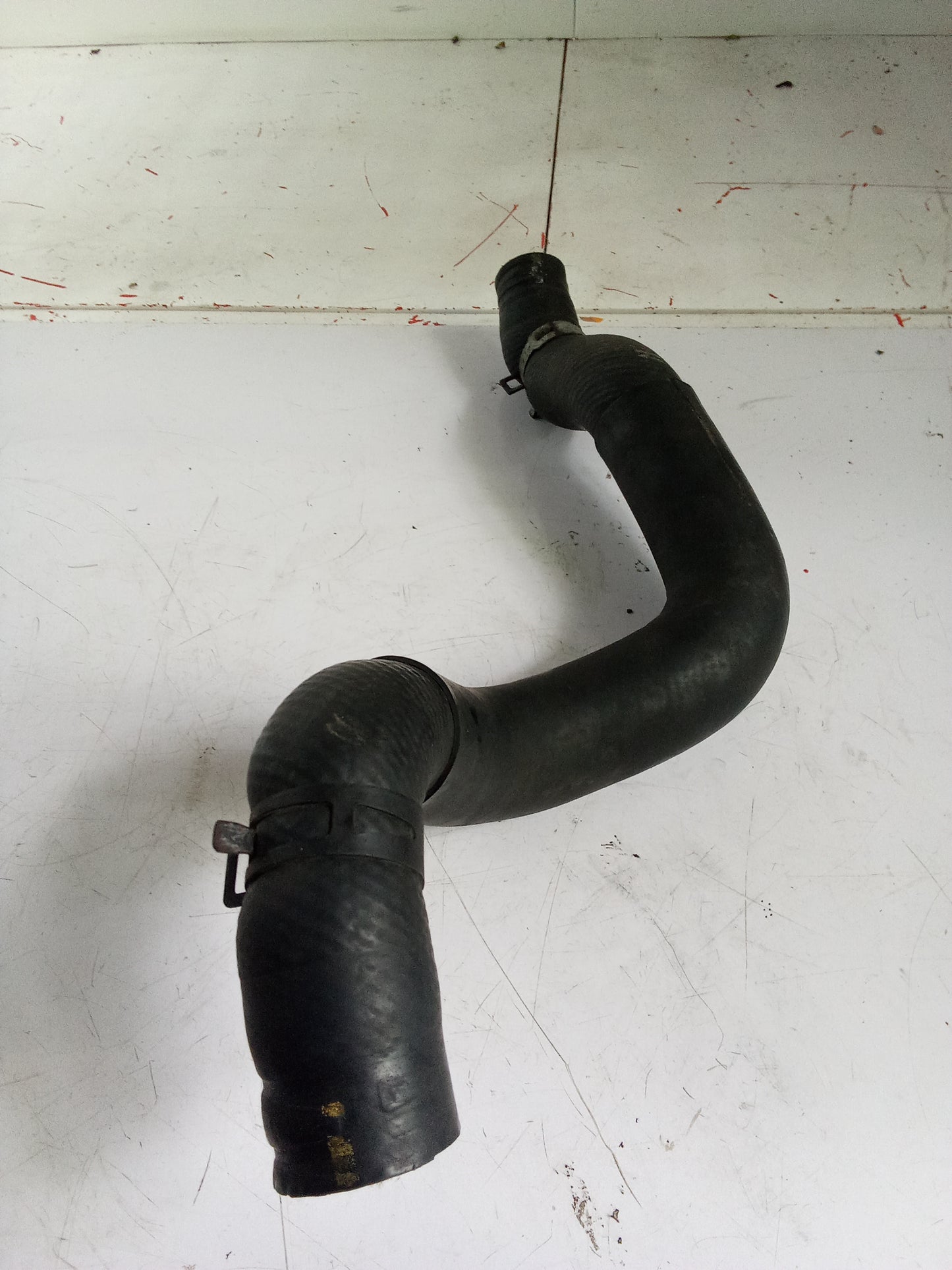 Upper Radiator Hose | Ford Escape 2.3