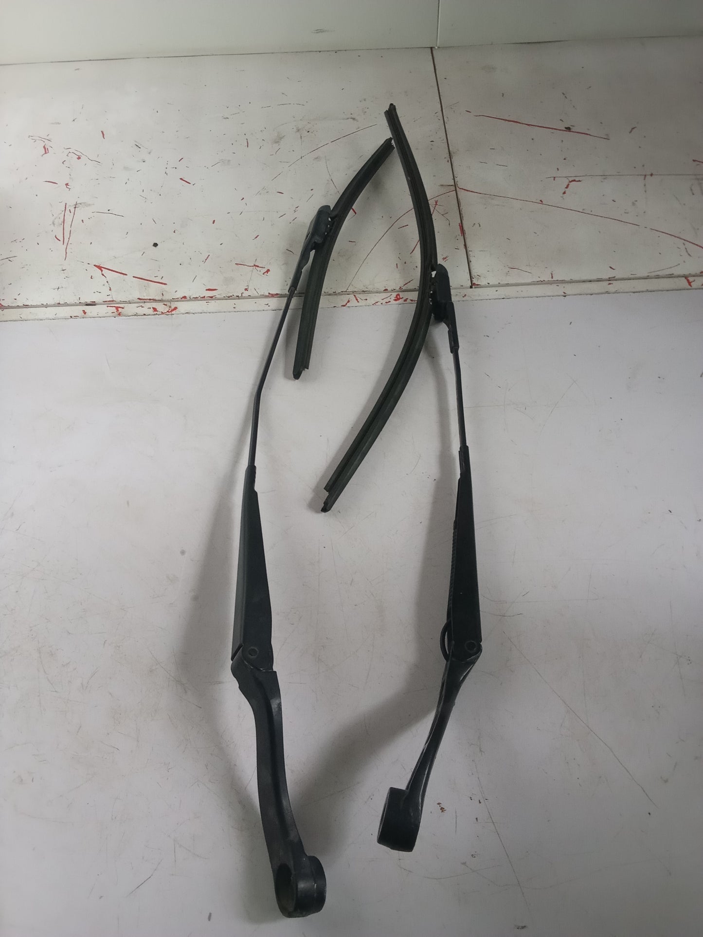 L|R Wiper Arm | Ford EcoSport