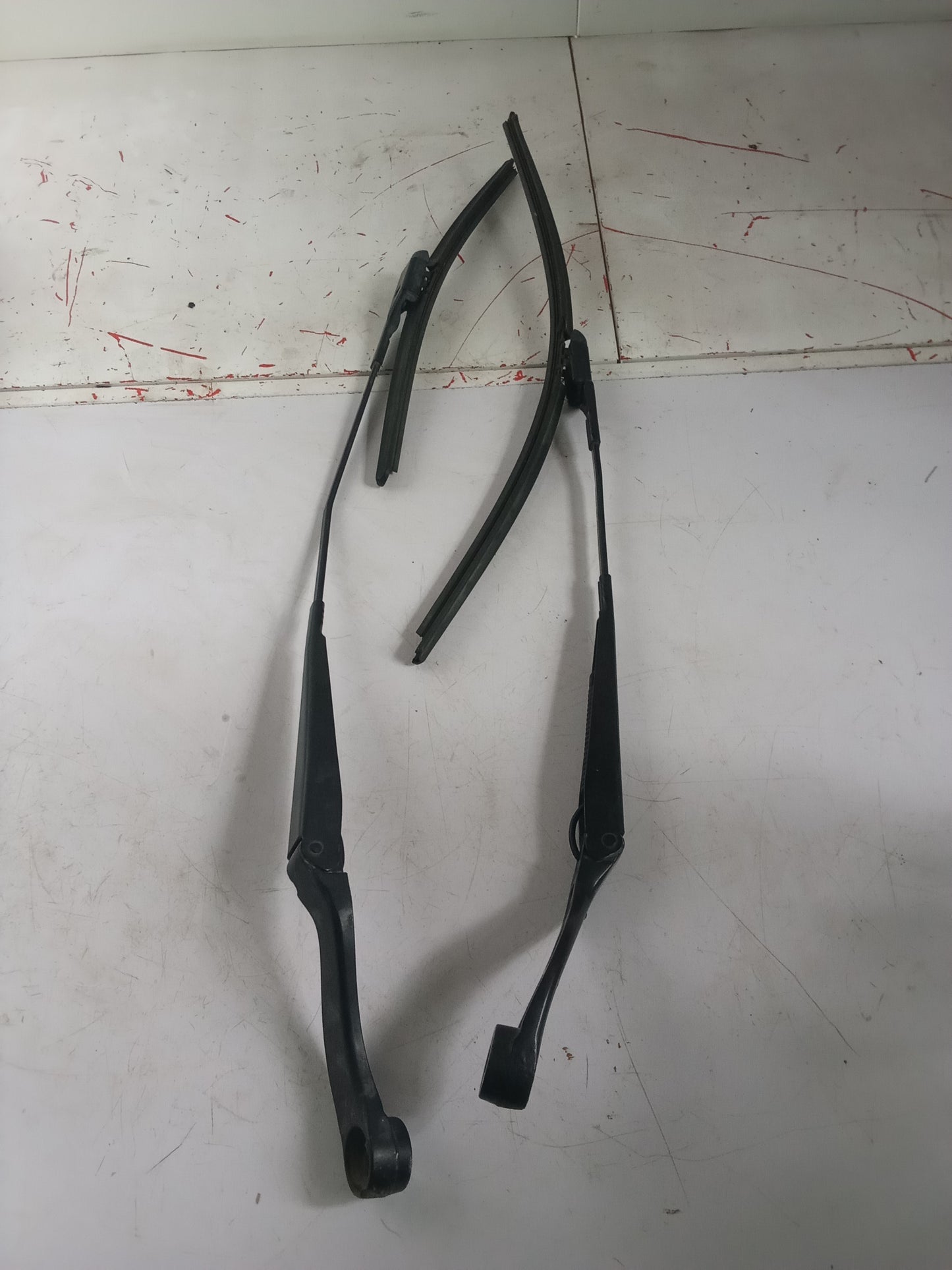 L|R Wiper Arm | Ford EcoSport