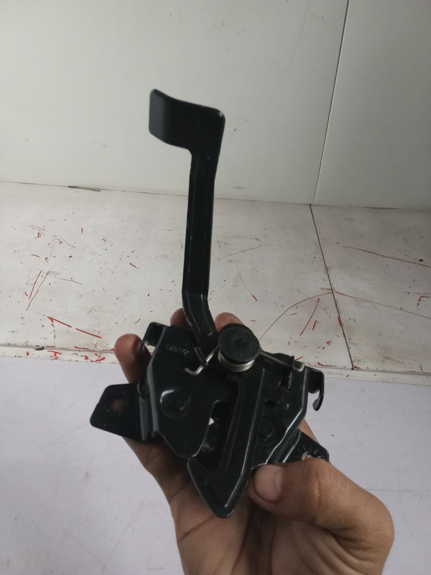 Hood Lock | Hyundai Tucson Crdi
