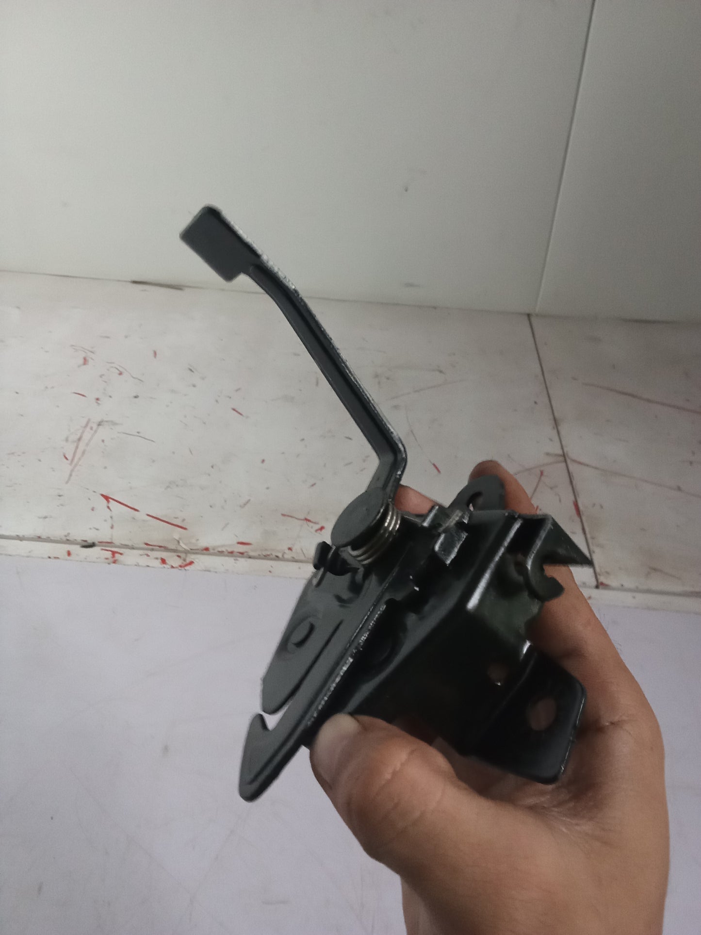 Hood Lock | Hyundai Tucson Crdi