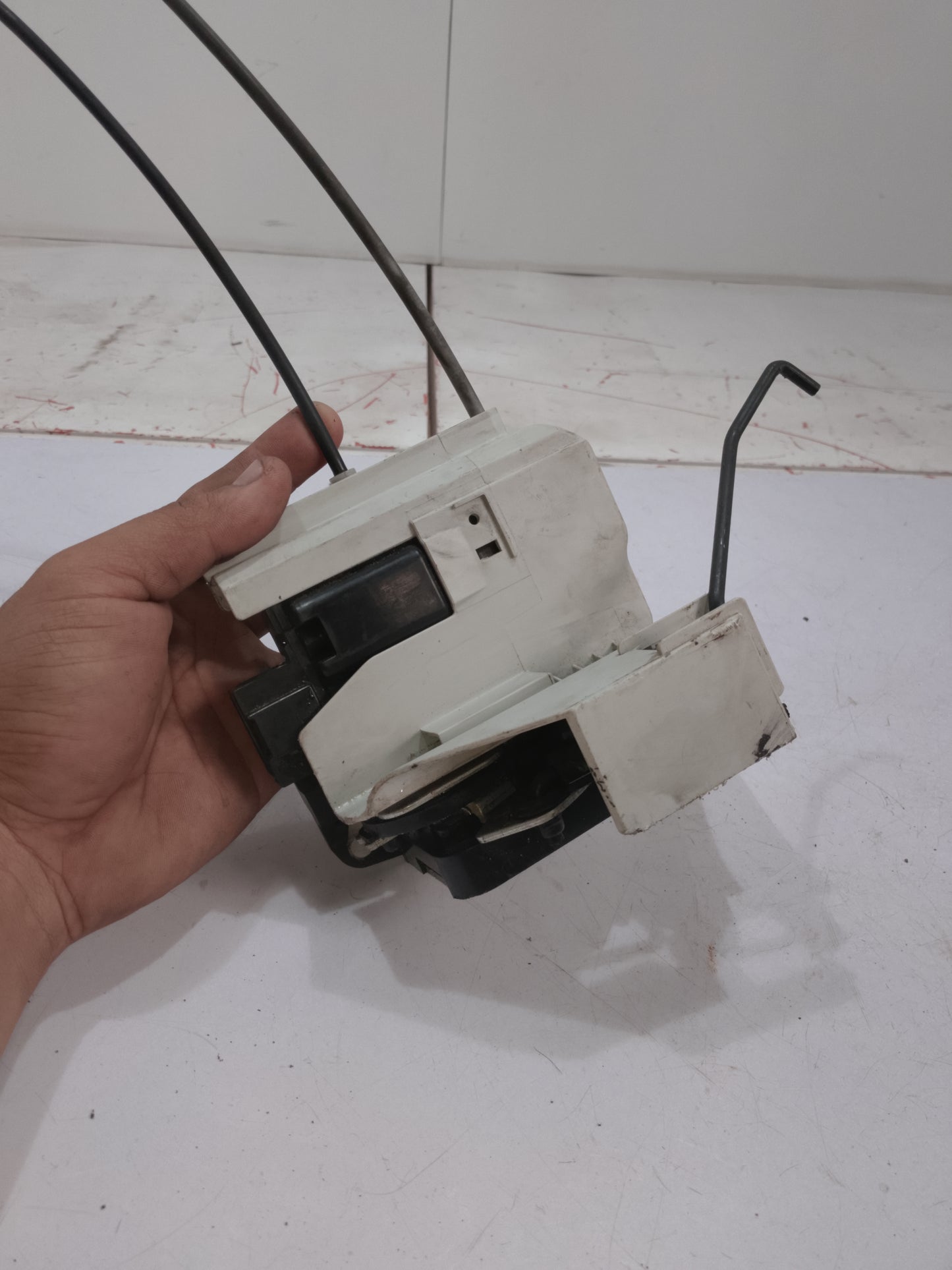 Door Lock Aquitor | Passenger Side | Hyundai Reina