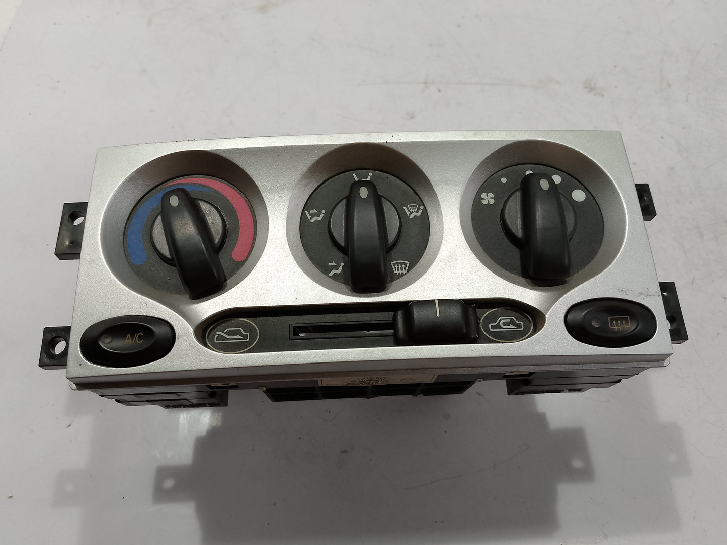 Climate Control | Cherry QQ