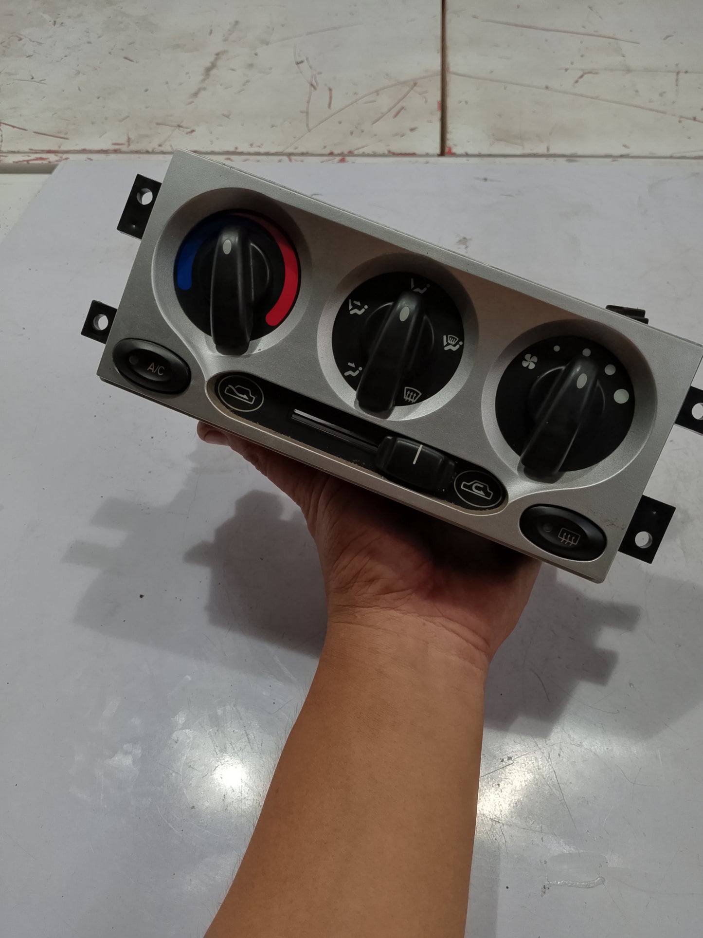 Climate Control | Cherry QQ