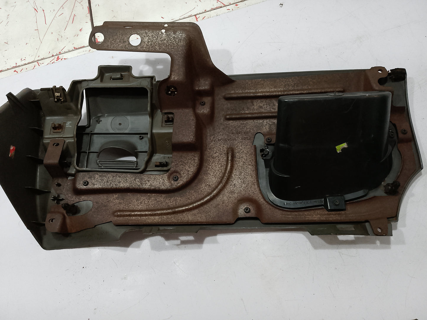 Lower Dashboard | Ford Expedition Gen 1
