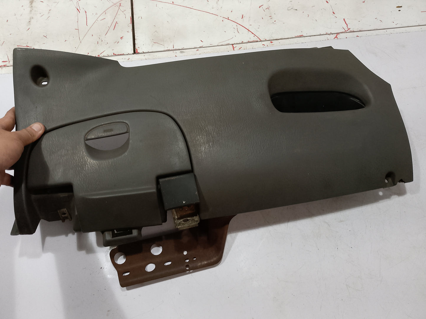 Lower Dashboard | Ford Expedition Gen 1