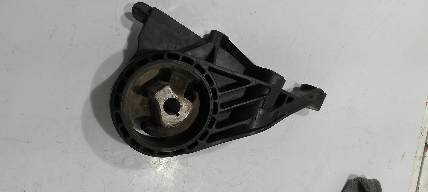 Transmission support cruze