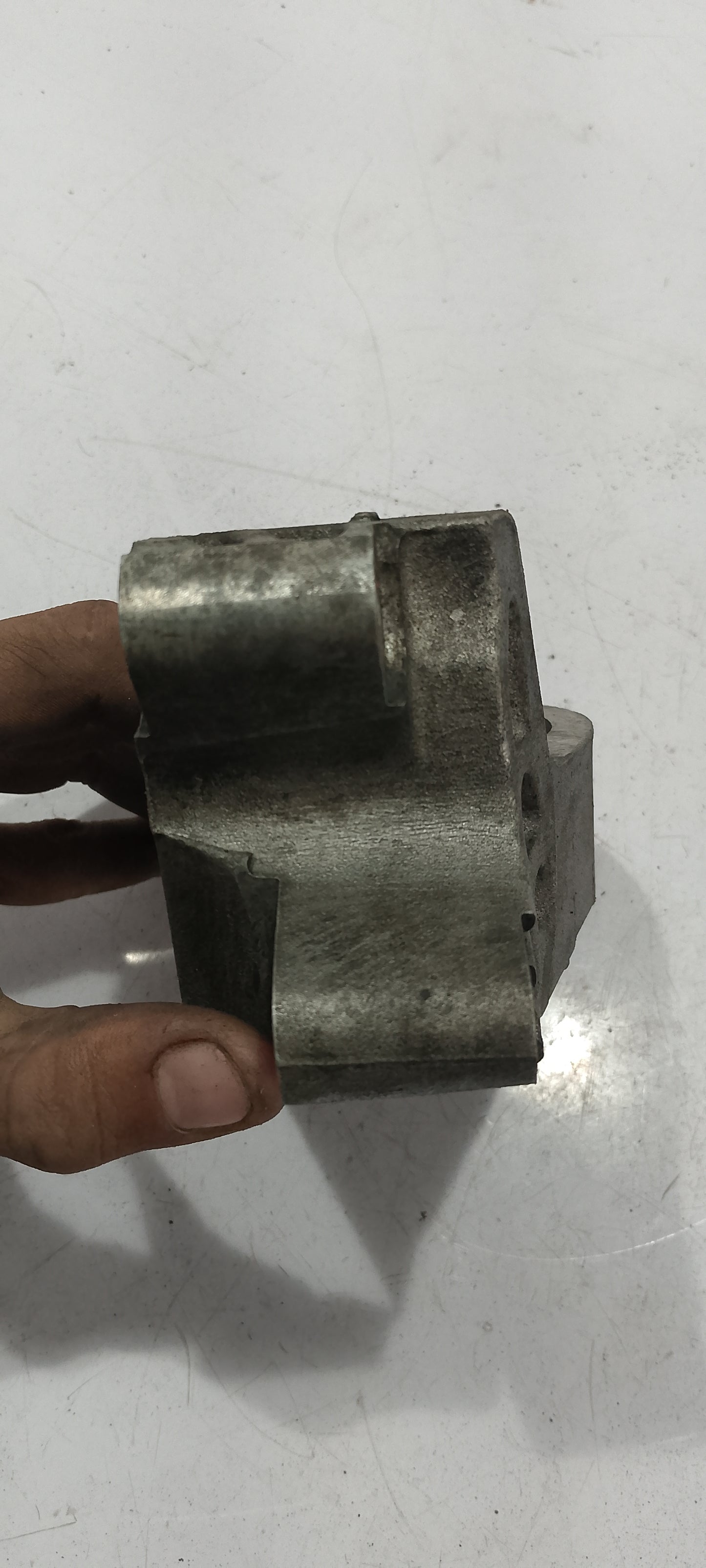 Bracket steering pump|Chevrolet Cruze