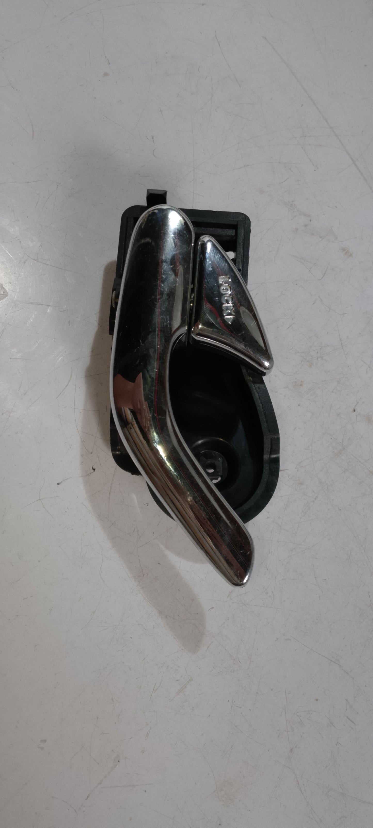 Inner Door Handle | Front Driver Side | Ford Escape 2.3