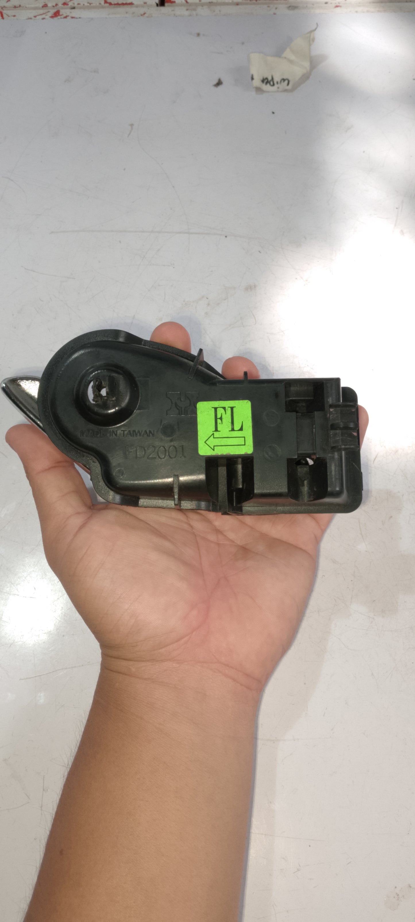Inner Door Handle | Front Driver Side | Ford Escape 2.3