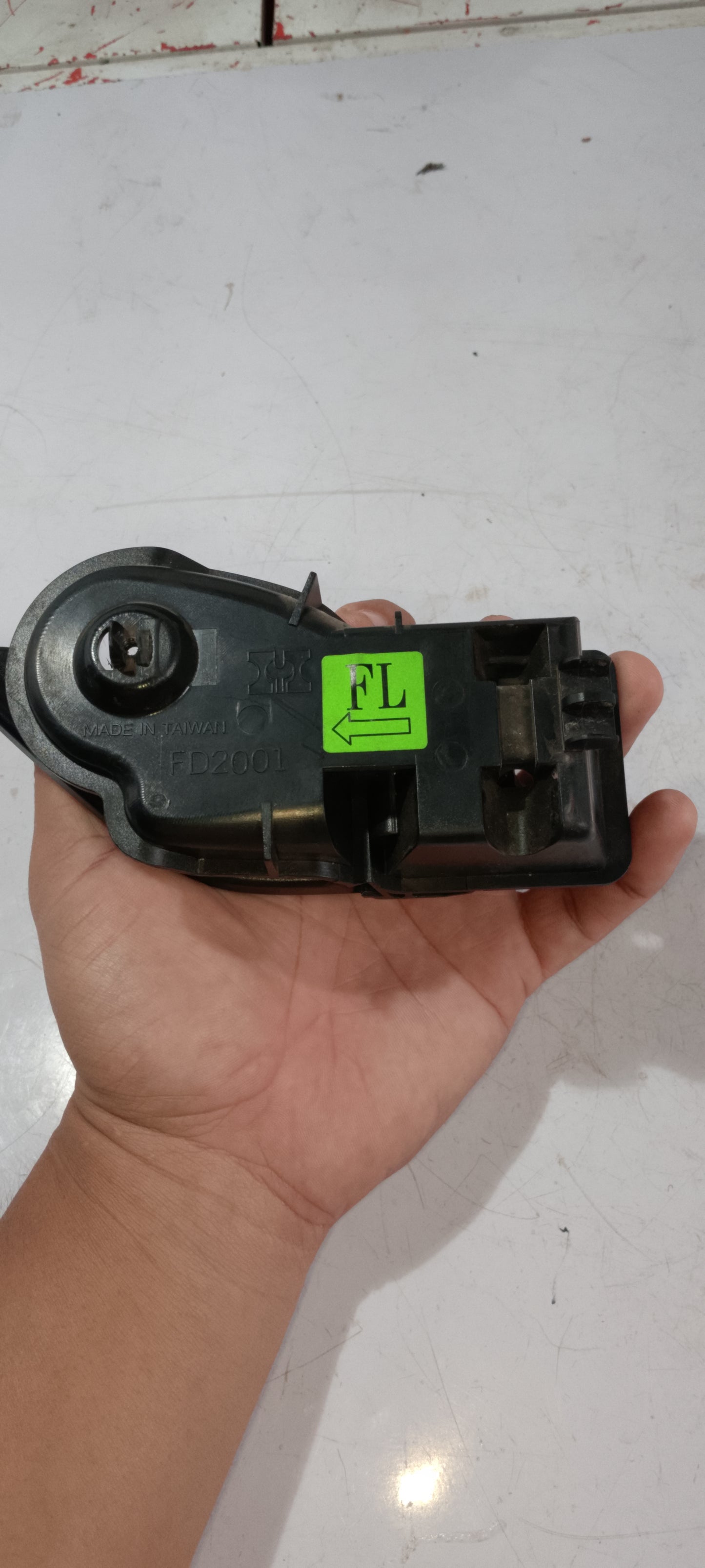 Inner Door Handle | Driver Side | Ford Escape 2.0