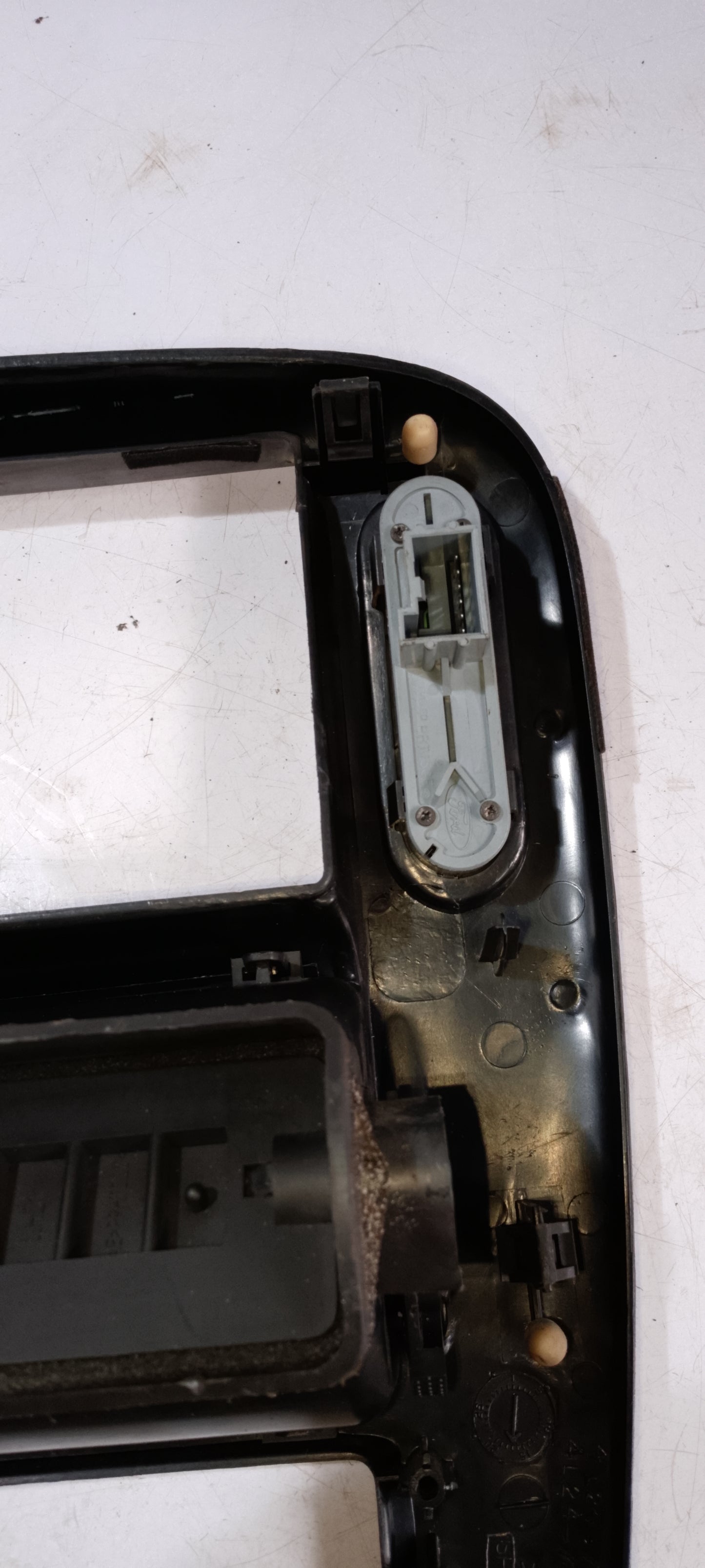 Center Frame With AC Vent | Ford Explorer