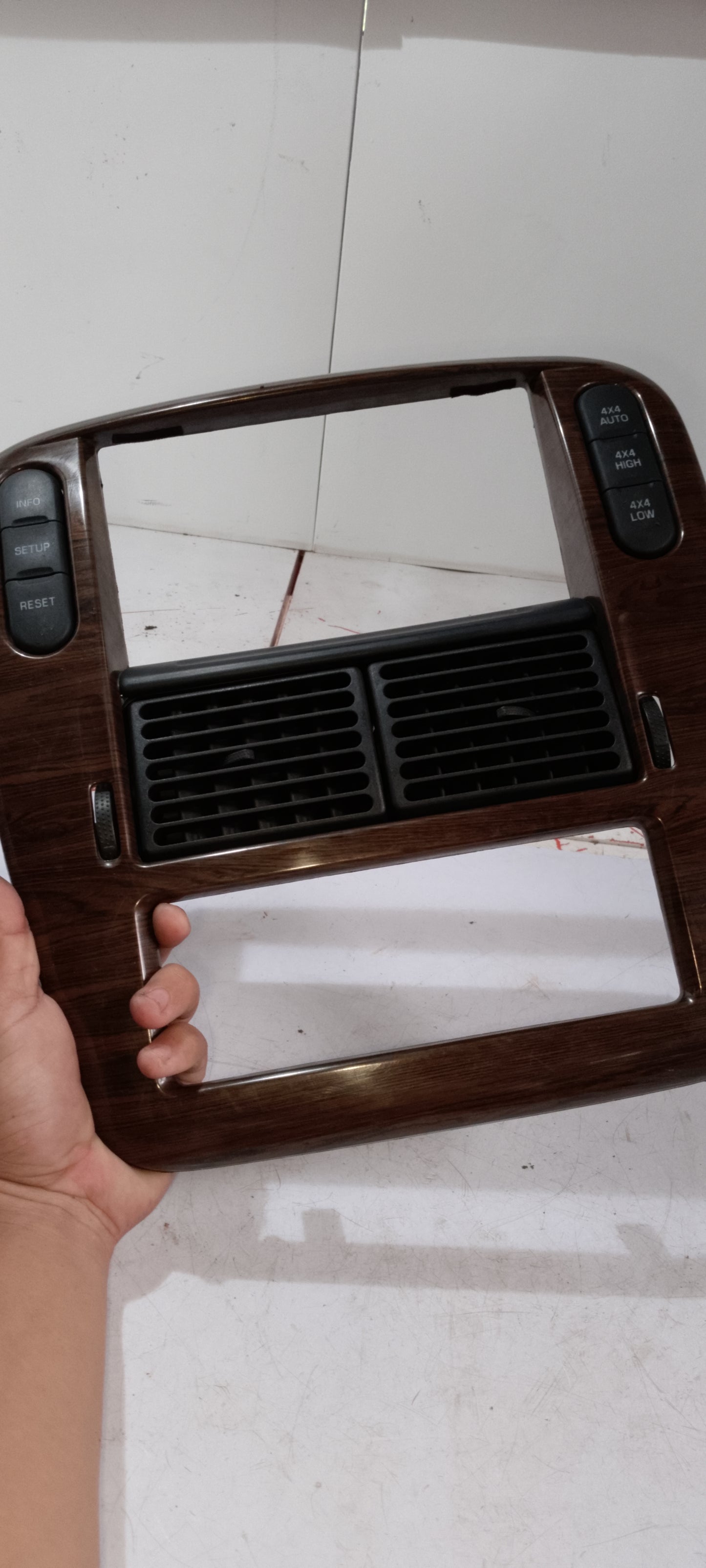 Center Frame With AC Vent | Ford Explorer