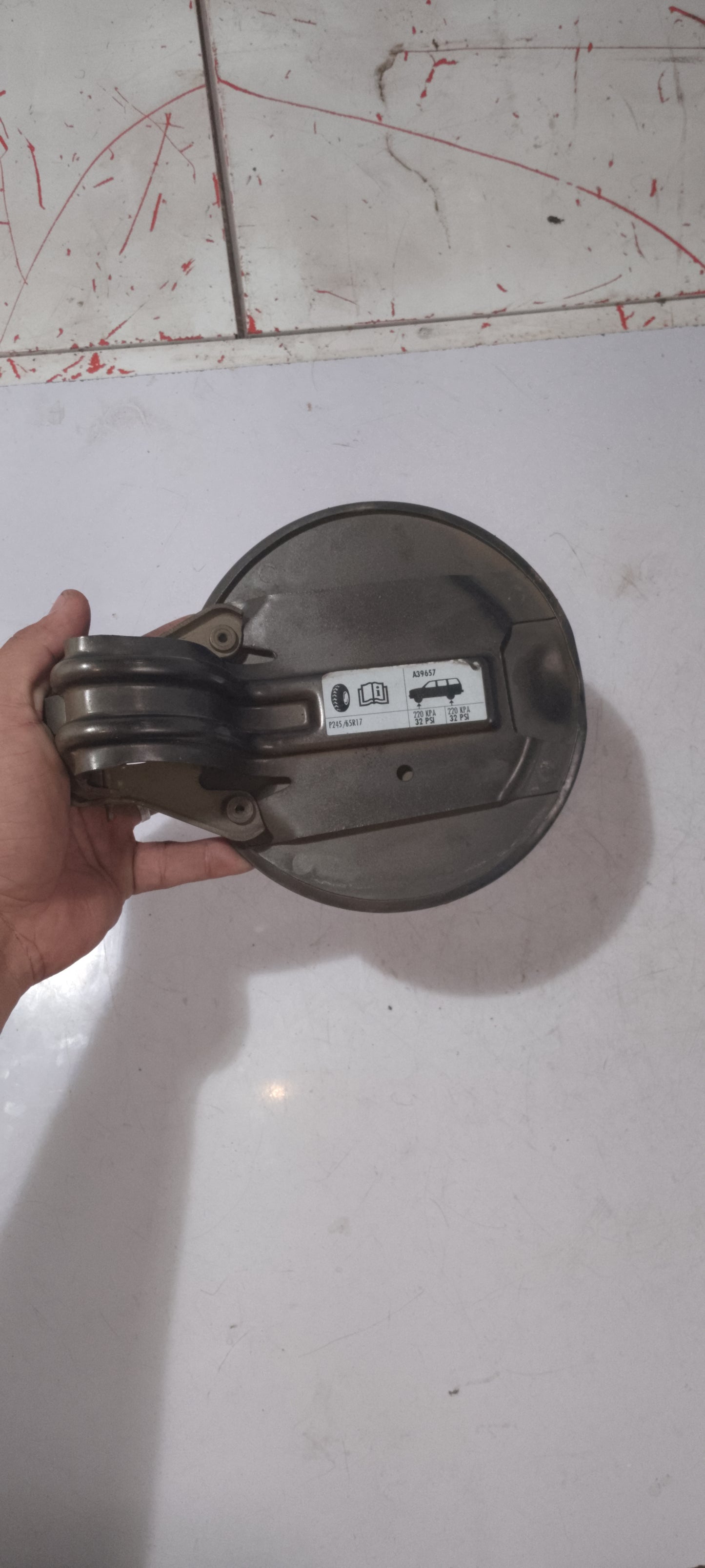 Outer Gas Cover | Ford Explorer