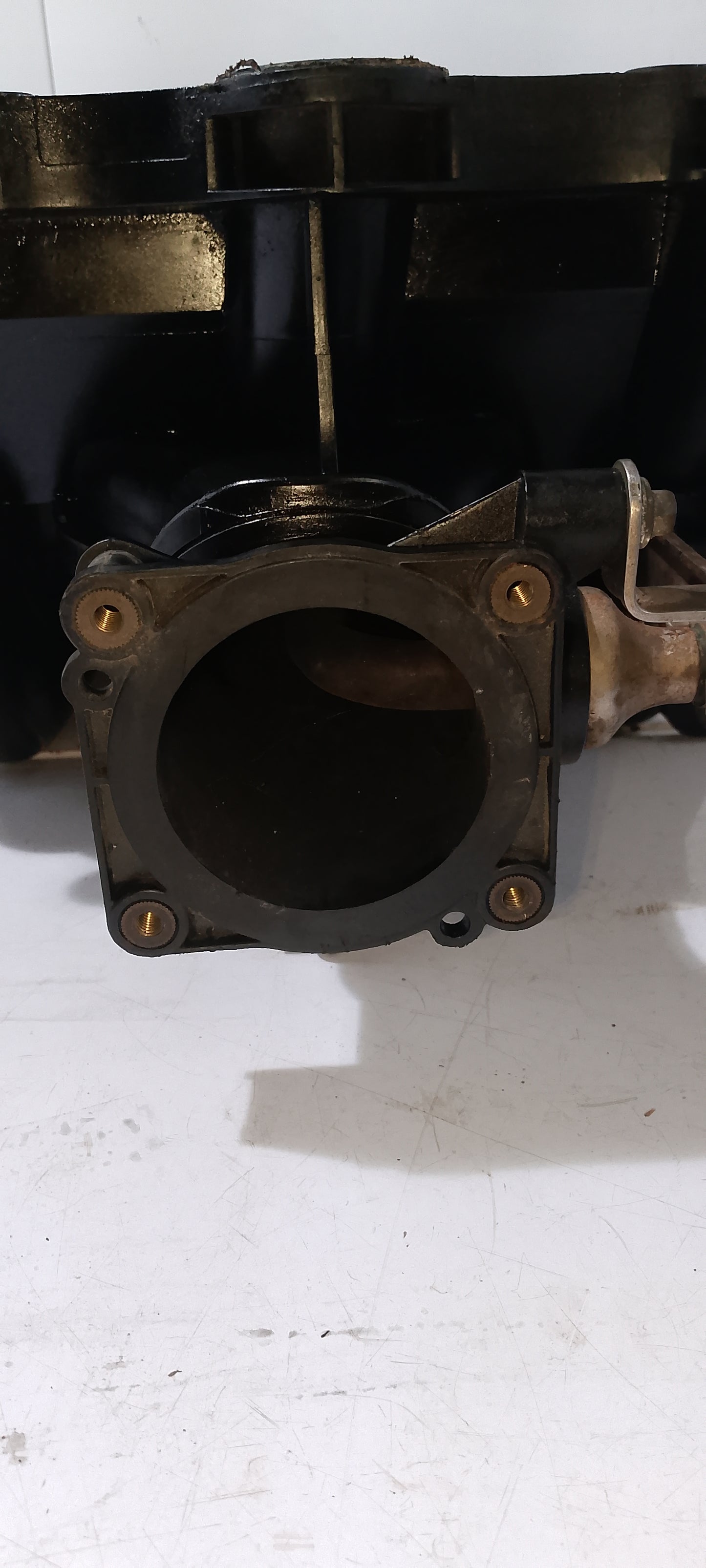 Intake manifold|Ford Explorer