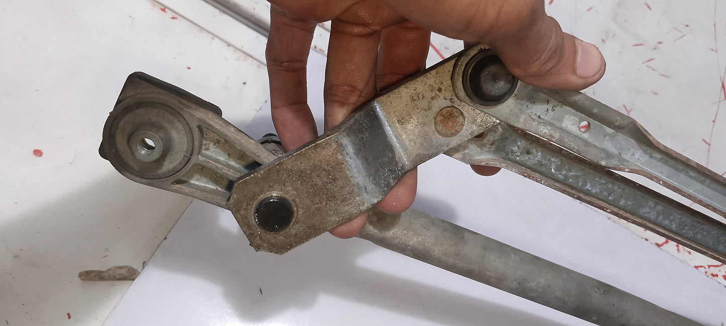 Wiper linkage w/motor.  Focus 2.0