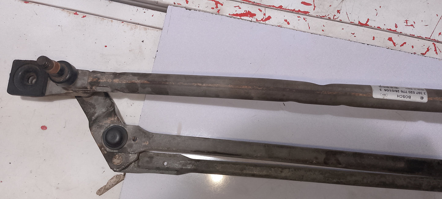 Wiper linkage w/motor.  Focus 2.0