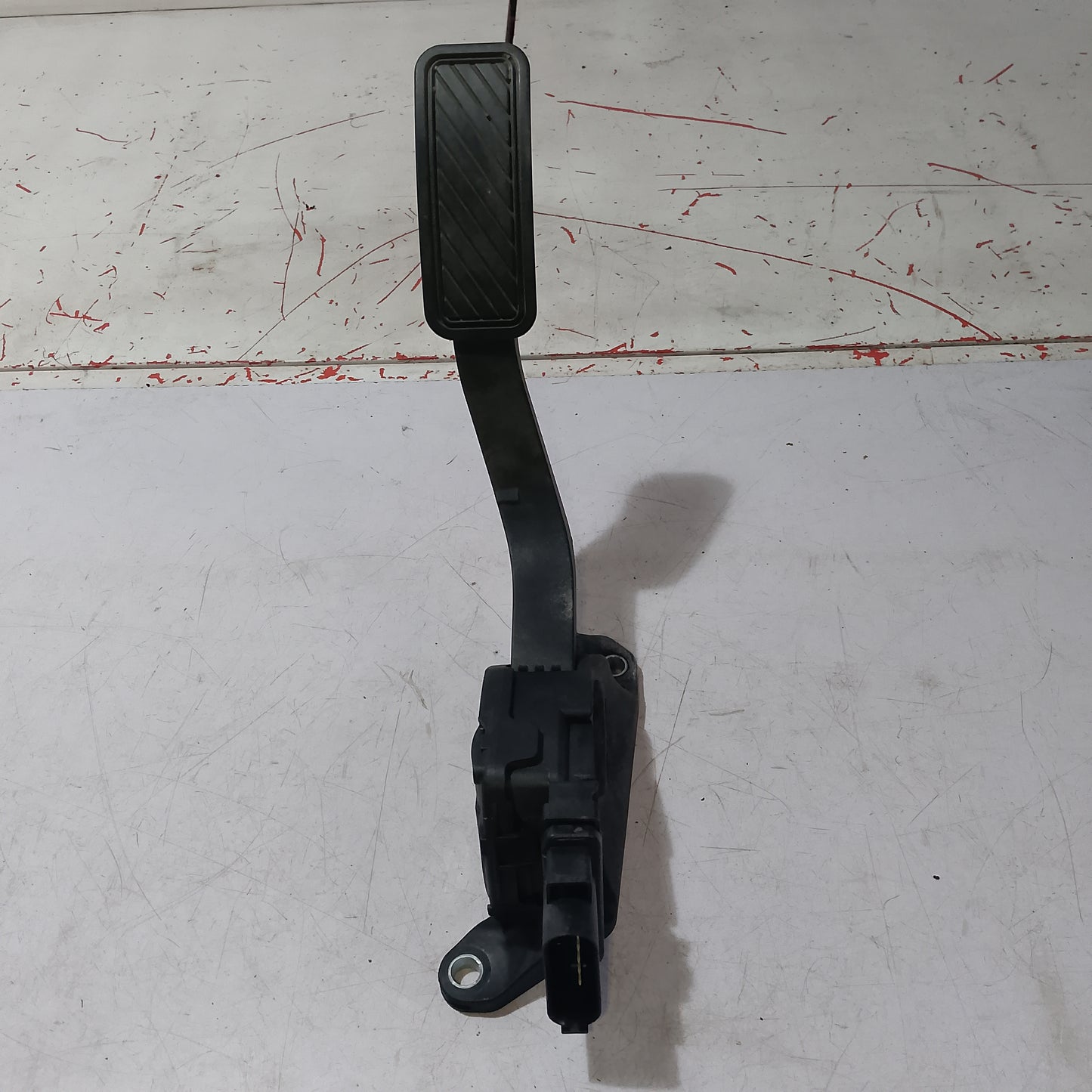 Accelerator pedal sensor | Ford Fiesta