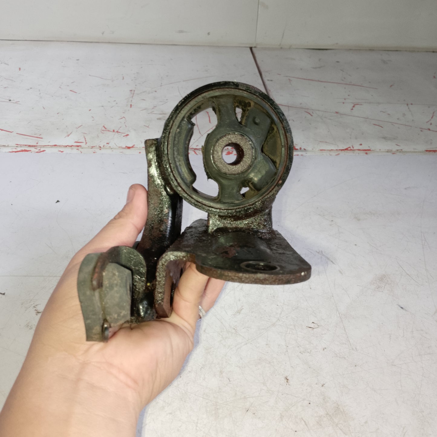 Engine Support | Ford Escape 2.3