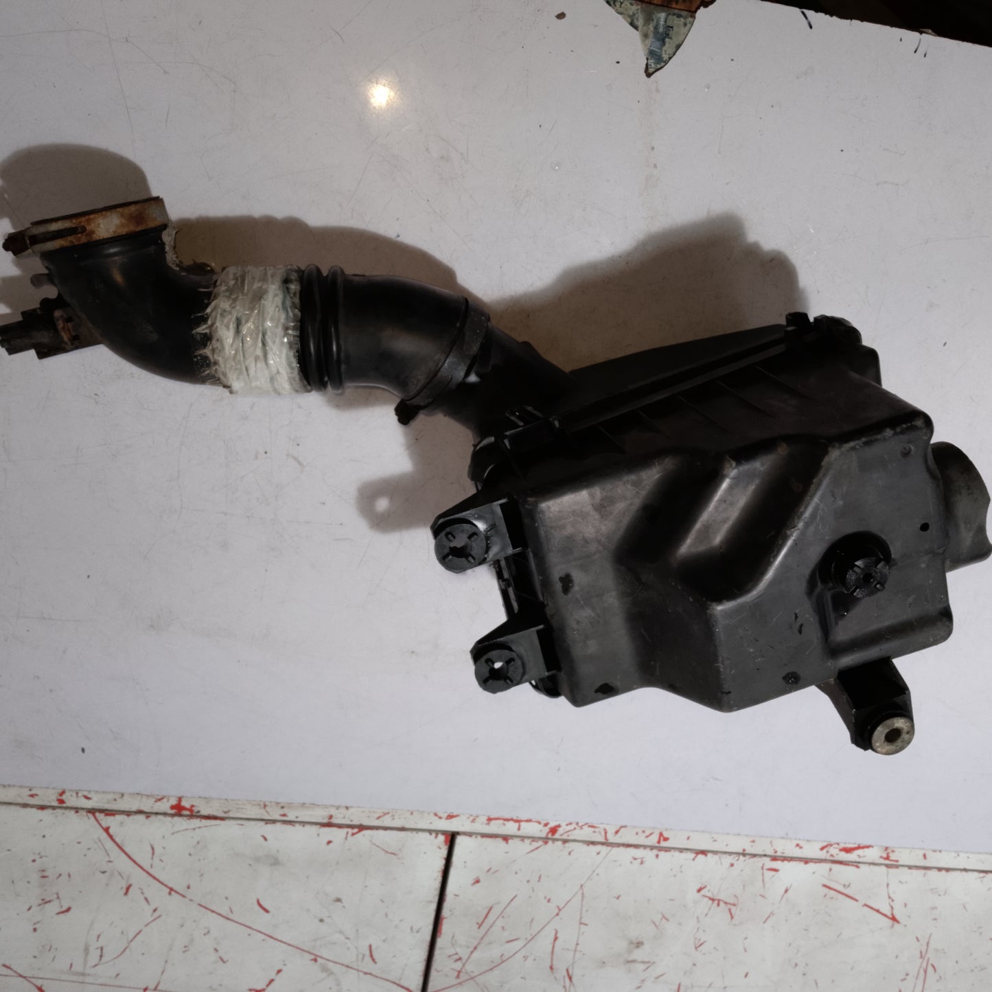 Air Box w Air box Hose | Ford Lynx